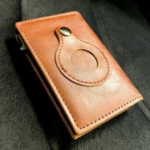 NWOT AIRTAG SMART WALLET with premium leather!!!